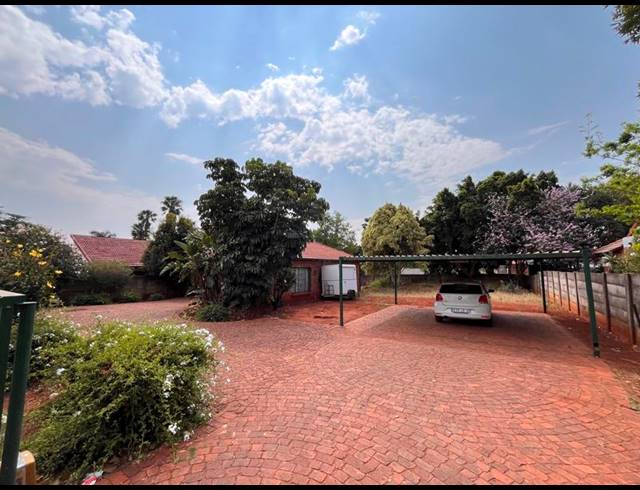 3 BEDROOM HOUSE FOR SALE IN THE ORCHARDS